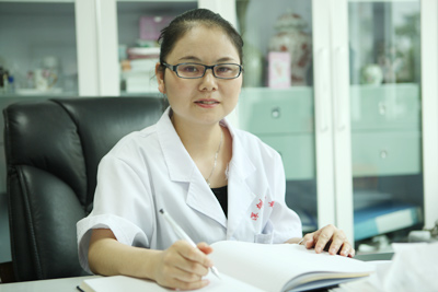 从事医学美容十余年,曾多次在陕西中医学院,西安海棠中医美容学院进修
