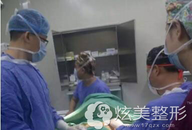 假体隆胸过程四川娇点整形真人案例 假体隆胸过程四川娇点整形真人案例