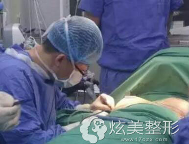 植入另一侧假体隆胸案例四川娇点整形 植入另一侧假体隆胸案例四川娇点整形