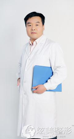 专注激光祛斑的鹏爱医生张丙信 专注激光祛斑的鹏爱医生张丙信