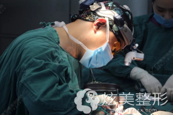 李明主任为我做肋软骨隆鼻手术 李明主任为我做肋软骨隆鼻手术