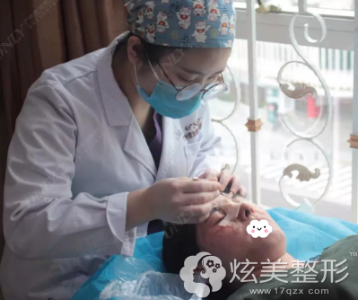 术后7天到广州壹加壹给鼻子拆线 术后7天到广州壹加壹给鼻子拆线