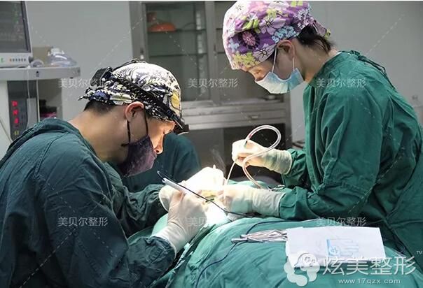 苏州美贝尔医生鼻综合手术中