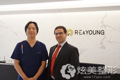 宋治勋院长和专业医师合影 宋治勋院长和专业医师合影