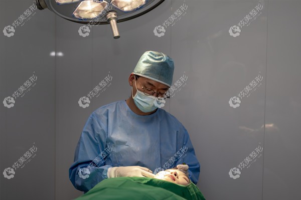 liting整形院长李成俊做提升手术 liting整形院长李成俊做提升手术