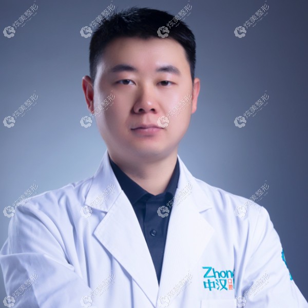 宜昌中汉口腔门诊部医生李长江 宜昌中汉口腔门诊部医生李长江