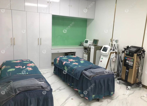 大同圣莲心医疗美容诊所的激光室 大同圣莲心医疗美容诊所的激光室